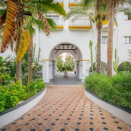 Lujo En Complejo Alanda Club Apartment Marbella