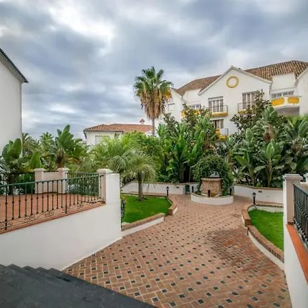 Lujo En Complejo Alanda Club Apartment Marbella